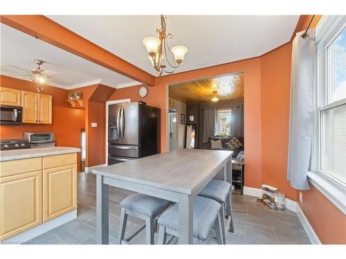 168 Young Street, Welland, ON - Indoor Photo Showing Kitchen With Double Sink