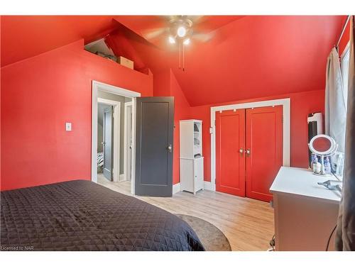 168 Young Street, Welland, ON - Indoor Photo Showing Bedroom