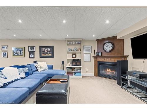 3533 Gainsborough Avenue, Niagara Falls, ON - Indoor With Fireplace