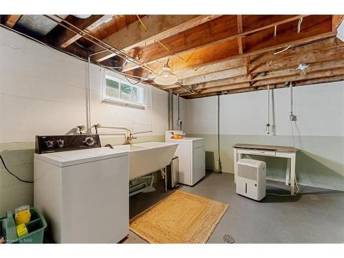 120 Edgar Street, Welland, ON - Indoor Photo Showing Laundry Room
