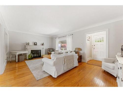 120 Edgar Street, Welland, ON - Indoor Photo Showing Living Room With Fireplace