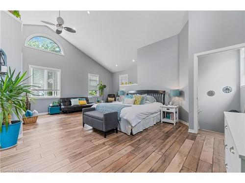 43 Dexter Street, St. Catharines, ON - Indoor Photo Showing Bedroom