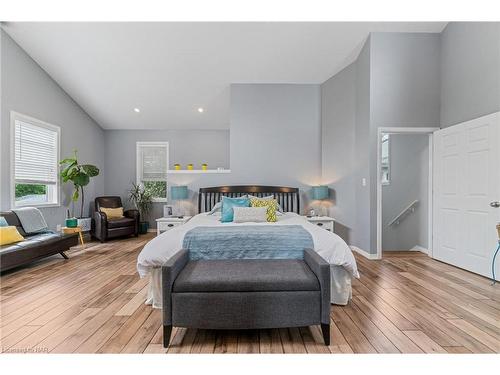 43 Dexter Street, St. Catharines, ON - Indoor Photo Showing Bedroom