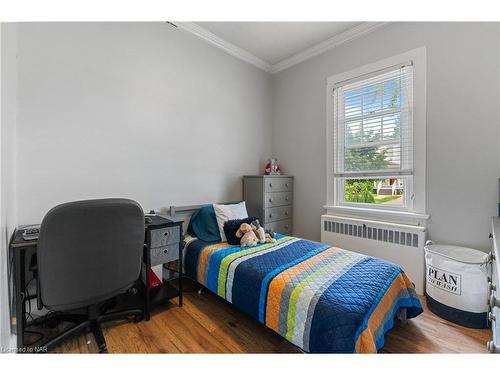 43 Dexter Street, St. Catharines, ON - Indoor Photo Showing Bedroom