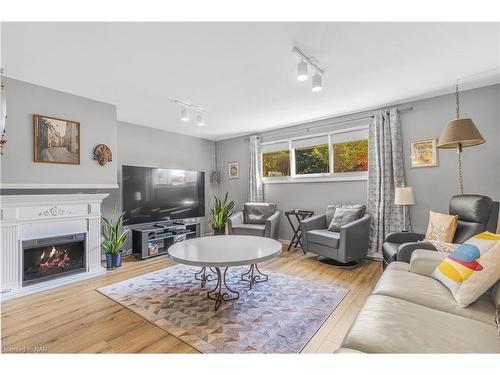 18 Endicott Terrace, Welland, ON - Indoor Photo Showing Living Room With Fireplace