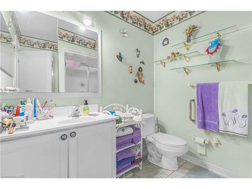 5 Larchwood Drive, St. Catharines, ON - Indoor Photo Showing Bathroom