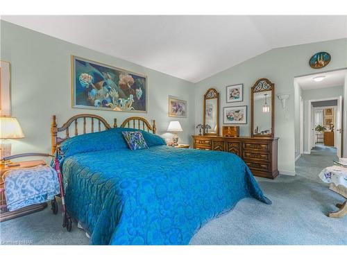5 Larchwood Drive, St. Catharines, ON - Indoor Photo Showing Bedroom