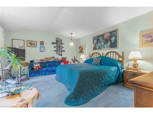 5 Larchwood Drive, St. Catharines, ON - Indoor Photo Showing Bedroom