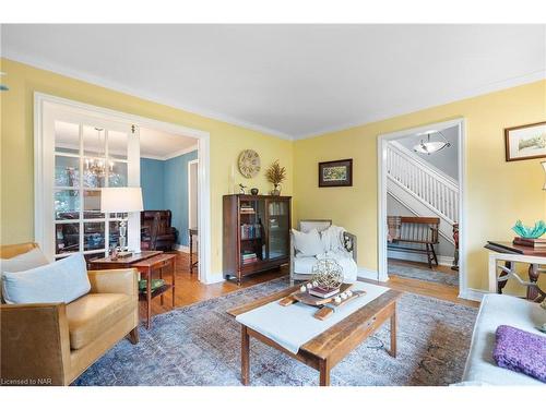 14656 Niagara River Parkway, Niagara-On-The-Lake, ON - Indoor Photo Showing Living Room