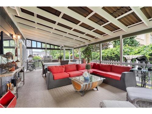 14656 Niagara River Parkway, Niagara-On-The-Lake, ON -  Photo Showing Living Room