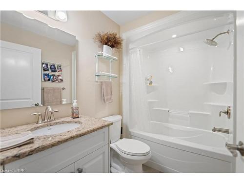 87 Butlers Drive N, Ridgeway, ON - Indoor Photo Showing Bathroom