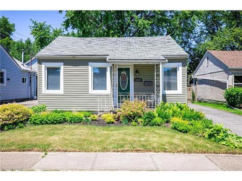 6191 Cadham Street, Niagara Falls, ON - Outdoor With Facade