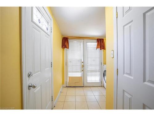 6191 Cadham Street, Niagara Falls, ON - Indoor Photo Showing Other Room