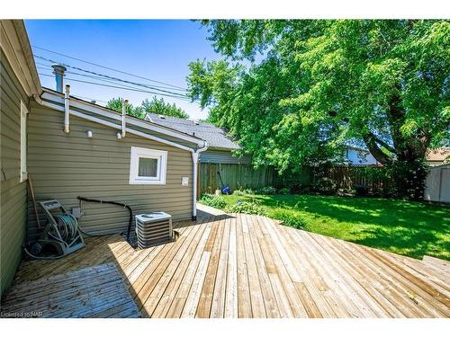 6191 Cadham Street, Niagara Falls, ON - Outdoor With Deck Patio Veranda With Exterior