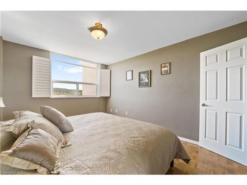 706-35 Towering Heights Boulevard, St. Catharines, ON - Indoor Photo Showing Bedroom