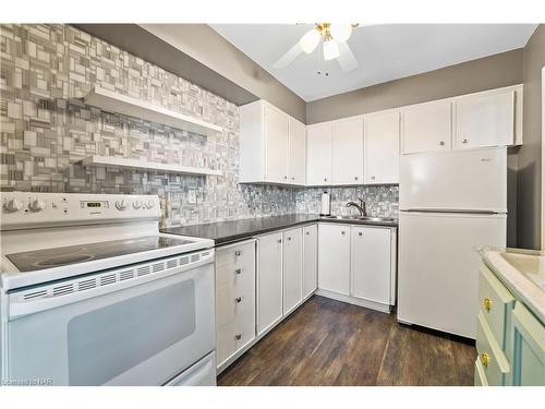 706-35 Towering Heights Boulevard, St. Catharines, ON - Indoor Photo Showing Kitchen