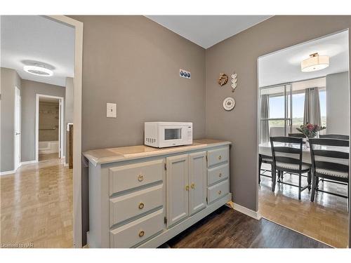 706-35 Towering Heights Boulevard, St. Catharines, ON - Indoor Photo Showing Other Room