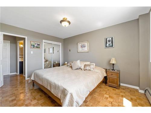 706-35 Towering Heights Boulevard, St. Catharines, ON - Indoor Photo Showing Bedroom