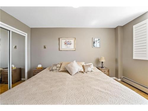 706-35 Towering Heights Boulevard, St. Catharines, ON - Indoor Photo Showing Bedroom