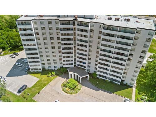 706-35 Towering Heights Boulevard, St. Catharines, ON - Outdoor With Balcony With Facade