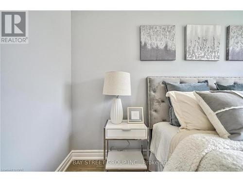 31 Warren Road, St. Catharines, ON - Indoor Photo Showing Bedroom