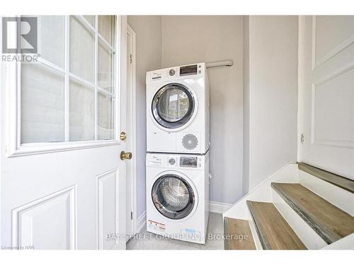 31 Warren Road, St. Catharines, ON - Indoor Photo Showing Laundry Room