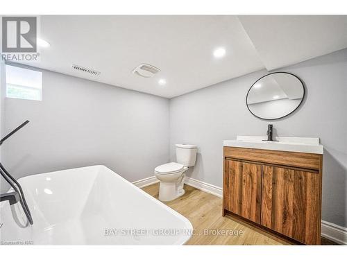 31 Warren Road, St. Catharines, ON - Indoor Photo Showing Bathroom