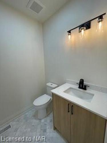 65 Windsor Avenue, Fort Erie, ON - Indoor Photo Showing Bathroom