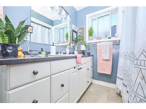 3674 Nigh Road, Ridgeway, ON - Indoor Photo Showing Bathroom