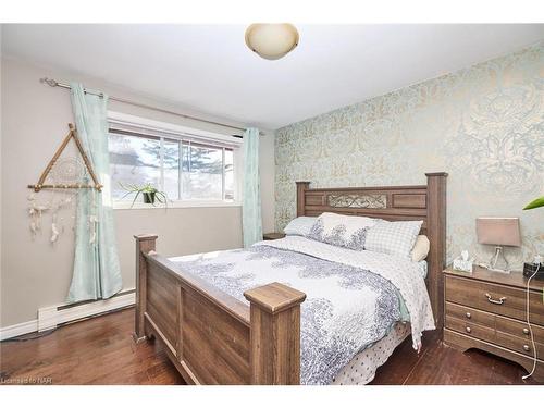 3674 Nigh Road, Ridgeway, ON - Indoor Photo Showing Bedroom