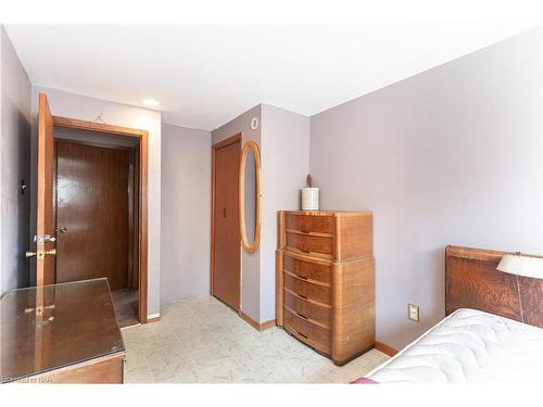 409 First Avenue, Welland, ON - Indoor Photo Showing Bedroom