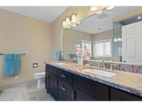 5 Battle Street, Thorold, ON - Indoor Photo Showing Bathroom