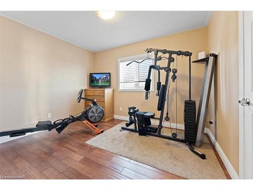 5 Battle Street, Thorold, ON - Indoor Photo Showing Gym Room