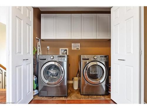 5 Battle Street, Thorold, ON - Indoor Photo Showing Laundry Room