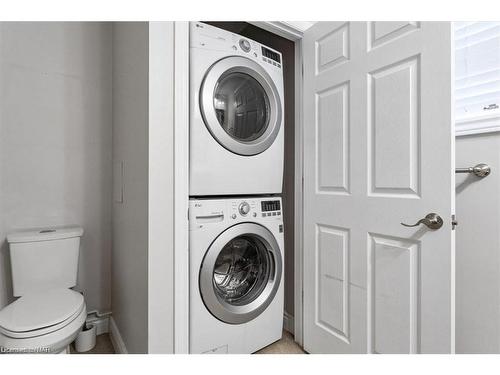 5 Battle Street, Thorold, ON - Indoor Photo Showing Laundry Room