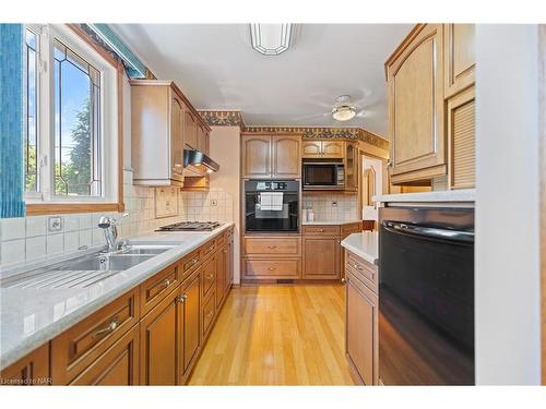 313 Lake Street, Grimsby, ON - Indoor Photo Showing Kitchen With Double Sink