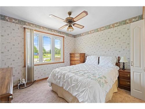 313 Lake Street, Grimsby, ON - Indoor Photo Showing Bedroom