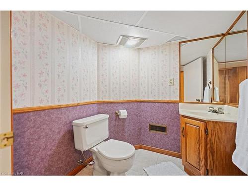 313 Lake Street, Grimsby, ON - Indoor Photo Showing Bathroom