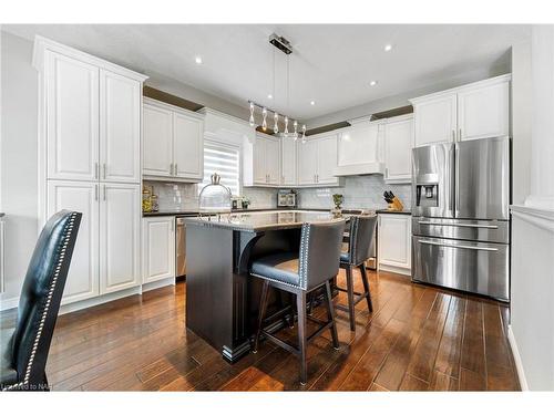 9 Angels Drive, Niagara-On-The-Lake, ON - Indoor Photo Showing Kitchen With Stainless Steel Kitchen With Upgraded Kitchen