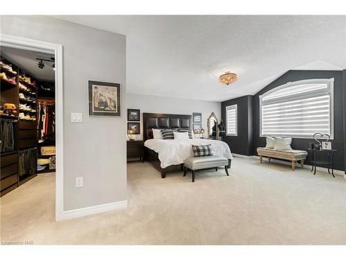 9 Angels Drive, Niagara-On-The-Lake, ON - Indoor Photo Showing Bedroom