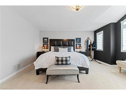 9 Angels Drive, Niagara-On-The-Lake, ON - Indoor Photo Showing Bedroom
