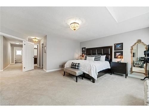 9 Angels Drive, Niagara-On-The-Lake, ON - Indoor Photo Showing Bedroom