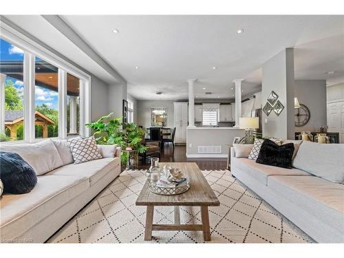 9 Angels Drive, Niagara-On-The-Lake, ON - Indoor Photo Showing Living Room