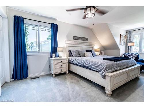 9 Hilda Street, Welland, ON - Indoor Photo Showing Bedroom