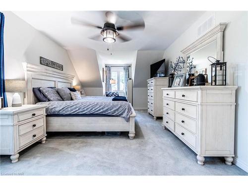 9 Hilda Street, Welland, ON - Indoor Photo Showing Bedroom