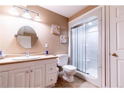 9 Hilda Street, Welland, ON - Indoor Photo Showing Bathroom