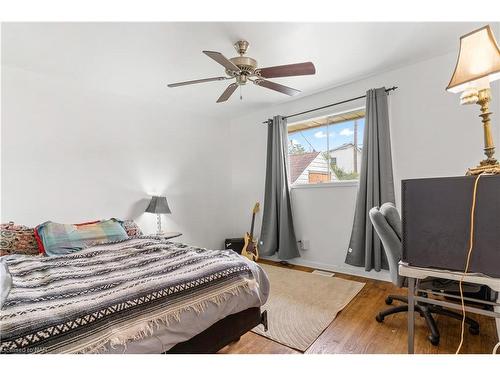 3190 Cattell Drive, Niagara Falls, ON - Indoor Photo Showing Bedroom