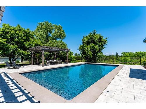 3789 Ninth Street West, Lincoln, ON - Outdoor With In Ground Pool With Backyard