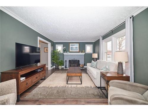 217 Edgar Street, Welland, ON - Indoor Photo Showing Living Room With Fireplace