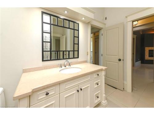 6771 Calaguiro Drive, Niagara Falls, ON - Indoor Photo Showing Bathroom